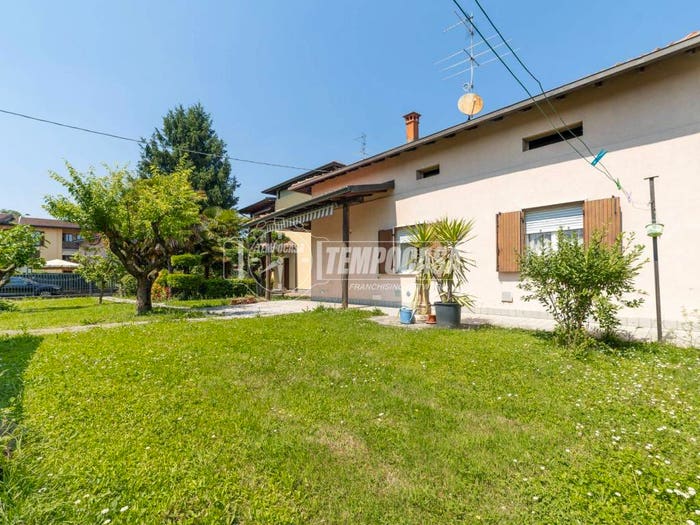 Casa trilocale in vendita in Via Gioacchino Rossini, Brusaporto