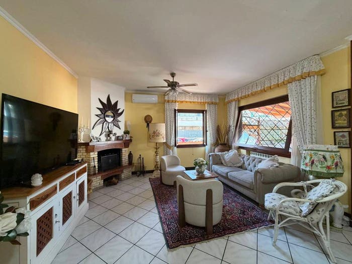 Casa con 6 locali in vendita in Via Yvon De Begnac, Centro Civico, Ladispoli