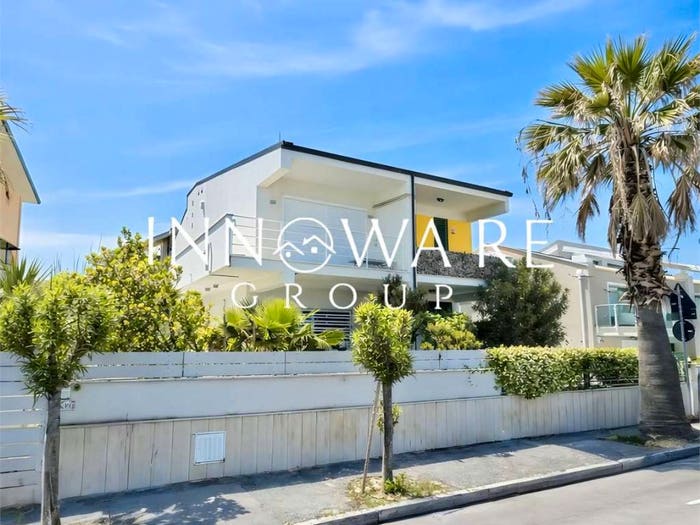 Casa con 6 locali in vendita in via Lampedusa, Centro, Grottammare