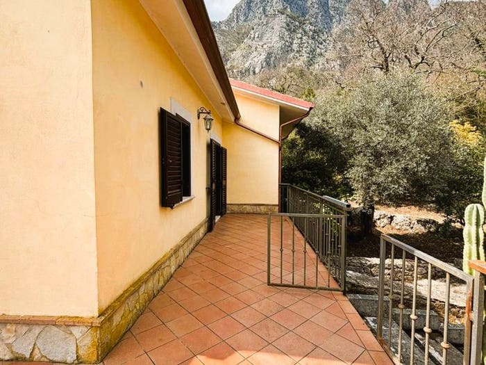 Casa trilocale in vendita in Ausonia