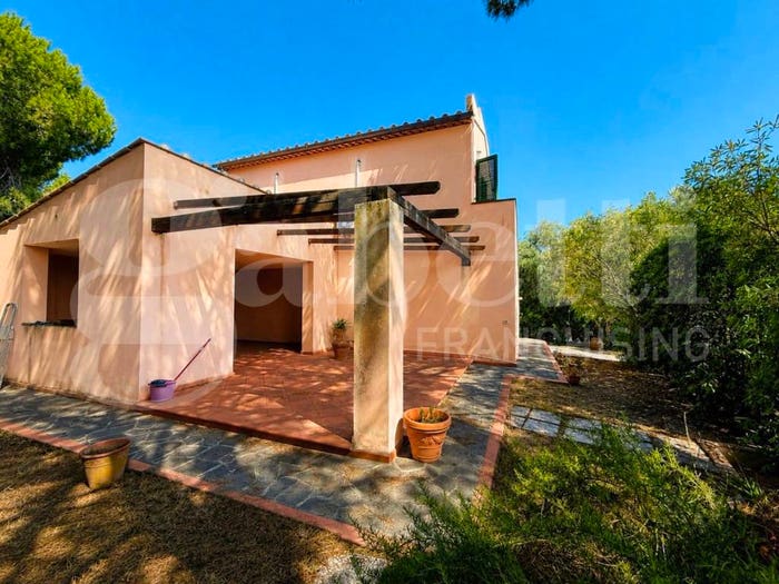 Casa quadrilocale in vendita in Campo nell'Elba