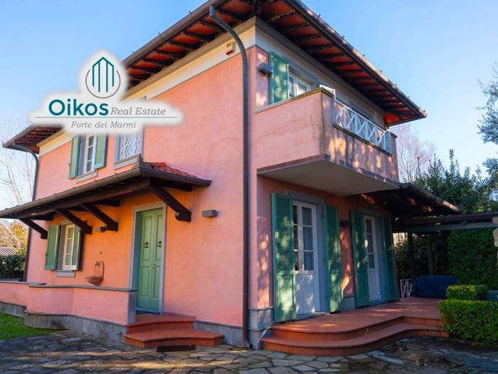 Casa con 6 locali in vendita in Via Terreni Pacchiani, Centro, Forte dei Marmi