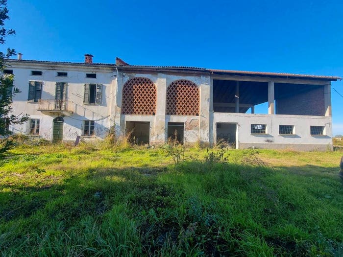 Casa con 6 locali in vendita in Frascaro