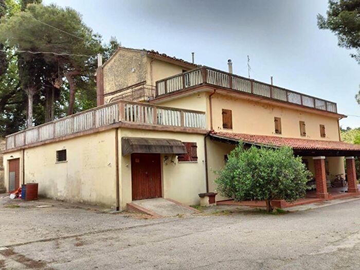 Casa con 6 locali in vendita in strada santa maria delle fabbrecce, Monte San Bartolo, Pesaro