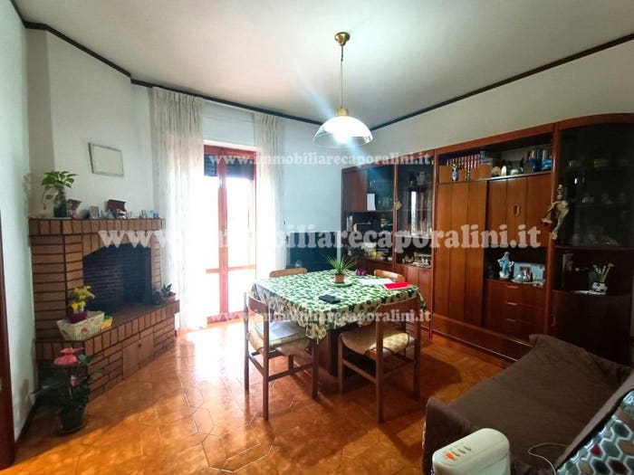 Appartamento con 6 locali in vendita in Appignano