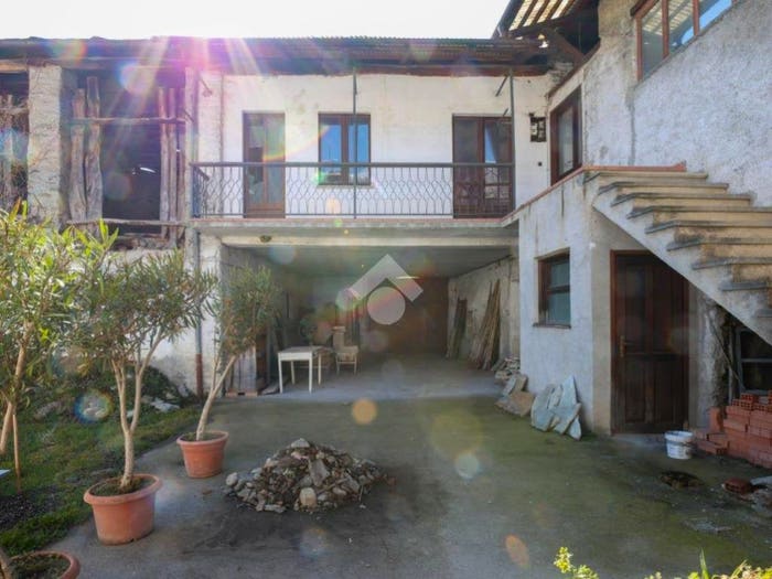 Casa con 6 locali in vendita in Via Maestra, Centro, Bobbio Pellice