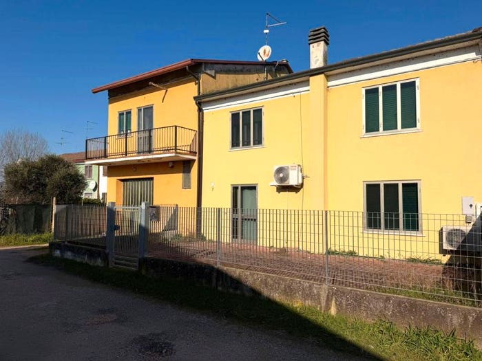 Casa con 6 locali in vendita in Via Giuseppe Garibaldi, Centro, Bovolone
