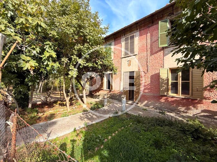 Casa con 6 locali in vendita in Via Camillo Benso Conte di Cavour, Pescosansonesco