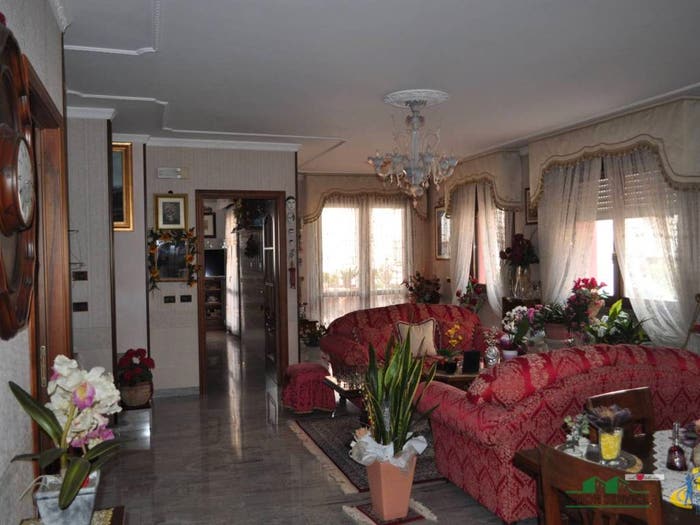 Casa con 6 locali in vendita in Via Parigi, Centro, Collecchio