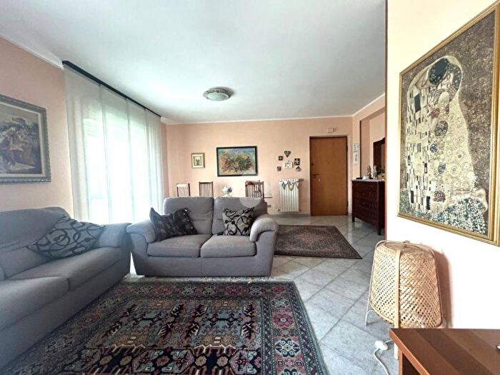 Appartamento quadrilocale in vendita in Via Monsignor Armando Fares, Santa Maria, Catanzaro