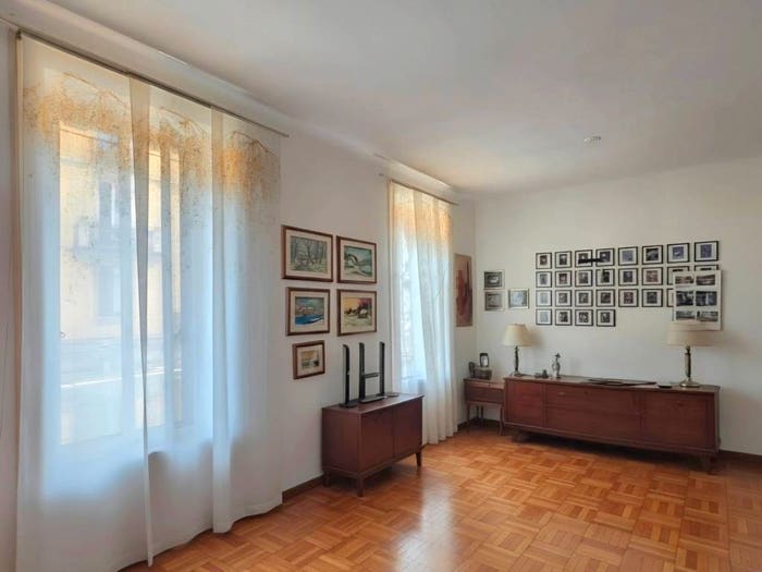 Appartamento trilocale in vendita in Via Luigi Porro Lambertenghi, Isola, Milano