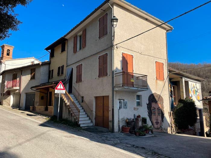 Casa trilocale in vendita in Vocabolo Braccano, Matelica