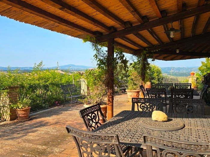 Casa con 6 locali in vendita in Allerona