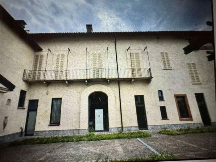 Appartamento con 6 locali in vendita in Piazza della Vittoria, Centro, Locate di Triulzi