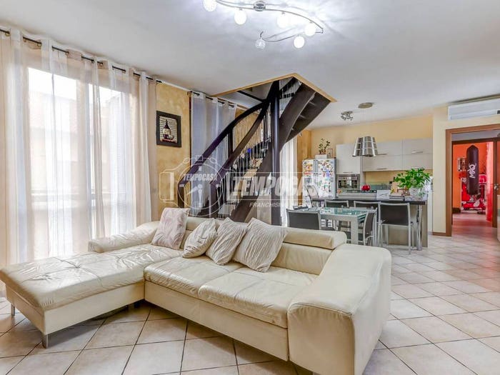 Appartamento quadrilocale in vendita in Via San Gerolamo, Centro, Castano Primo