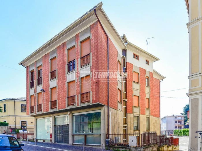 Casa con 6 locali in vendita in Via Dante Alighieri, Centro, Cantù