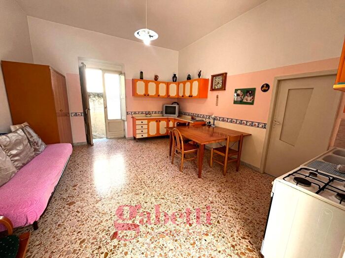 Appartamento bilocale in vendita in Via Bari, Recale