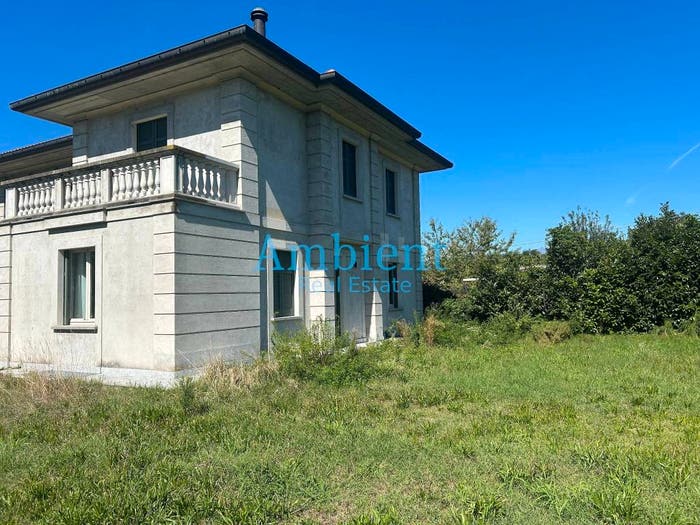 Casa con 5 locali in vendita in Via Varese, Centro, Monvalle