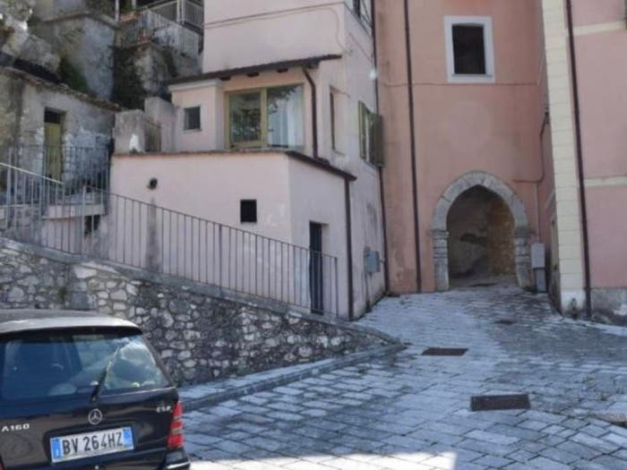 Appartamento con 6 locali in vendita in Piazza Umberto I, Centro, Vallemaio