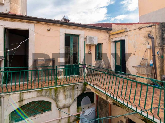 Casa con 5 locali in vendita in Via Peloro, Centro Storico, Acireale