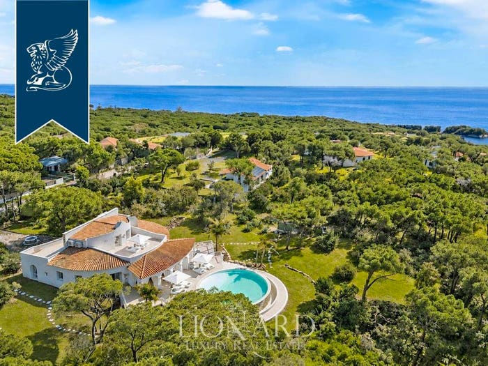 Casa con 6 locali in vendita in Santa Margherita Di Pula, Pula