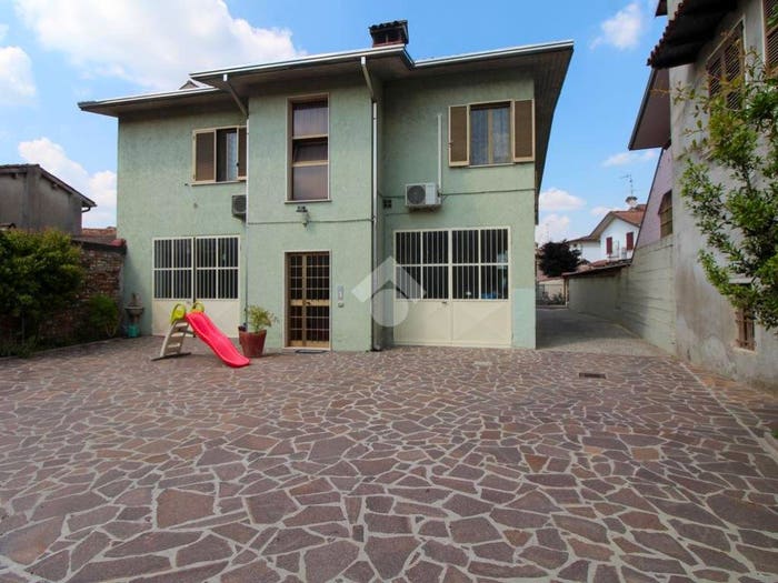 Casa trilocale in vendita in Via XXIV Maggio, Centro, Ghedi