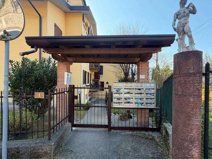 Appartamento bilocale in vendita in Via roccolino, Caprino, Caprino Bergamasco