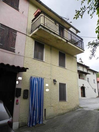 Casa quadrilocale in vendita in Camaiore Paese, Camaiore