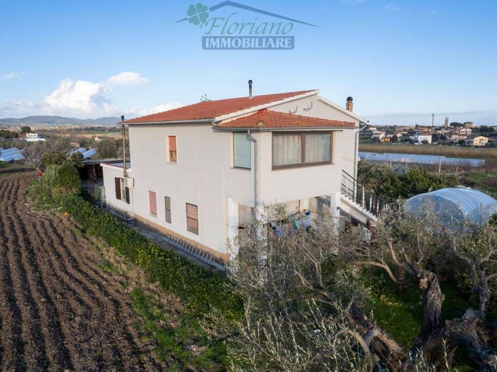 Casa con 6 locali in vendita in Località Ara Vecchia, Montalto di Castro