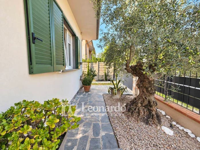 Casa con 5 locali in vendita in via Battisti, Torre del Lago, Viareggio