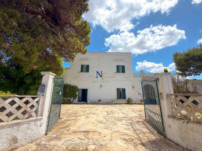 Casa con 6 locali in vendita in Contrada Terra di Marina, Oria