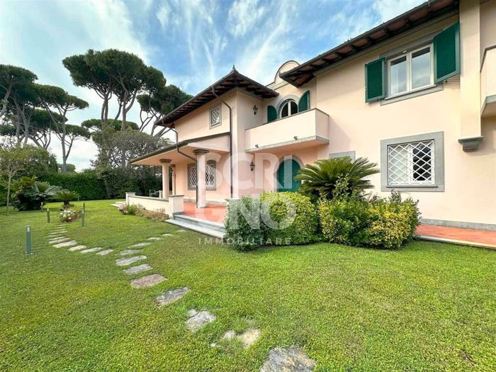 Casa con 6 locali in vendita in Via San Camillo, Vittoria Apuana, Forte dei Marmi