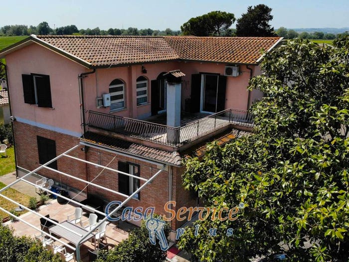 Casa con 6 locali in vendita in Via dei Girasoli, Montelibretti
