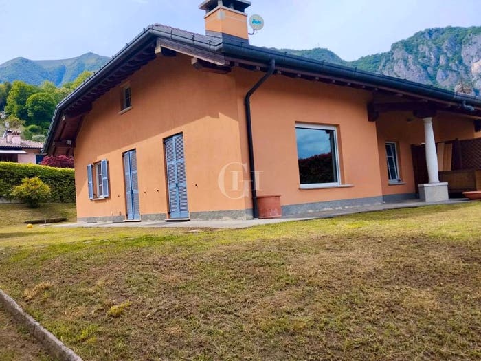 Casa con 5 locali in vendita in Griante