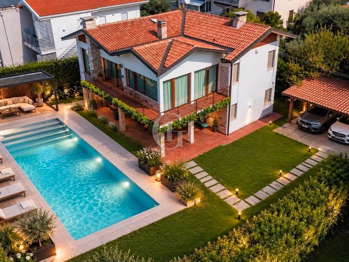 Casa con 6 locali in vendita in VIA MADONNINA, Centro, Lazise