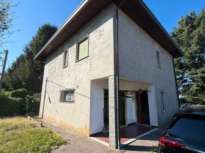 Casa con 5 locali in vendita in Via Trento, Centro, Besozzo