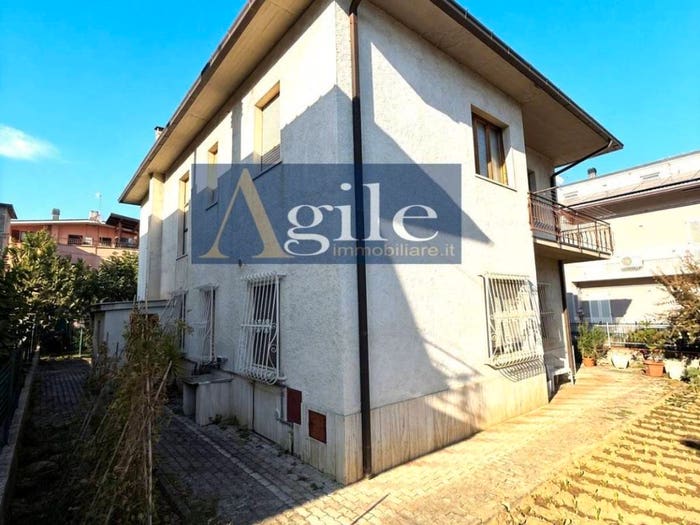 Casa con 6 locali in vendita in VIA GIACOMO BRODOLINI, Villa San Giuseppe, Colli del Tronto