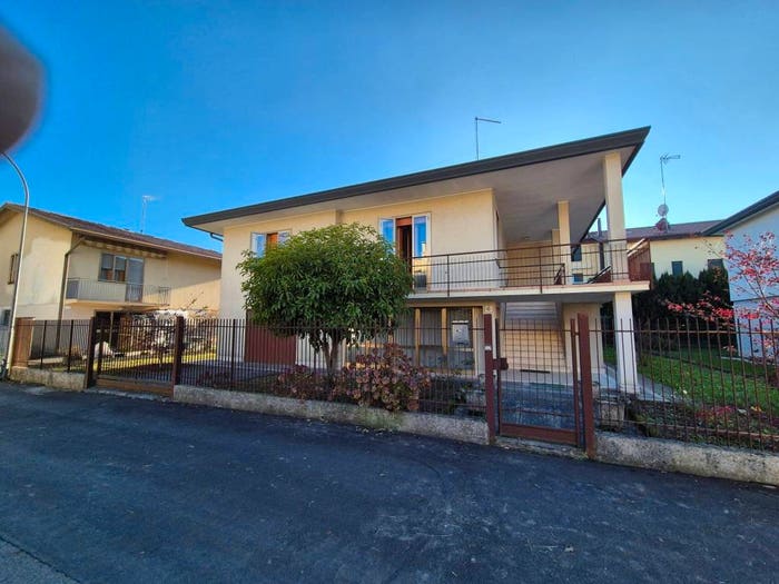 Casa quadrilocale in vendita in Via Dante Alighieri, Mirano Paese, Mirano