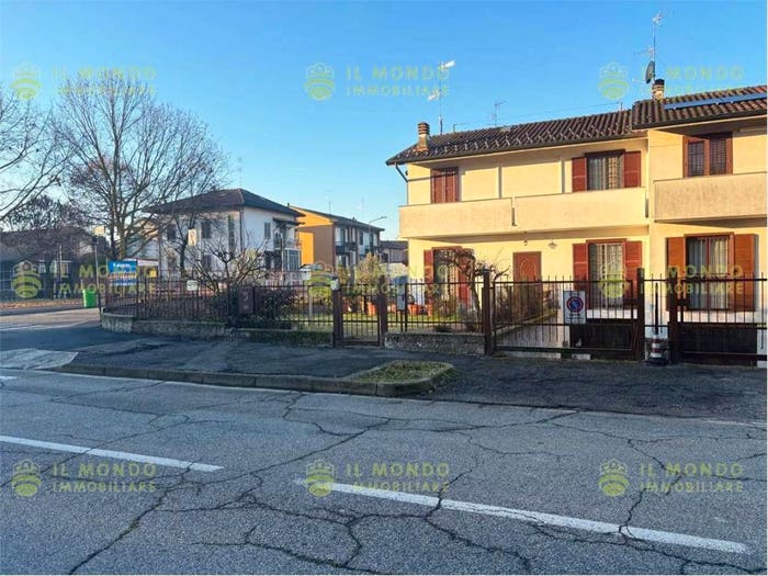 Casa quadrilocale in vendita in Melegnano