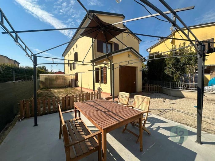 Casa quadrilocale in vendita in Via allende, San Giovanni del Dosso