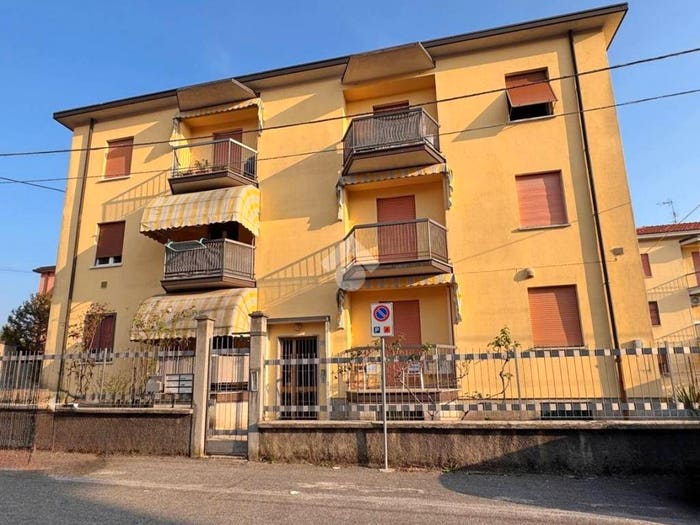 Appartamento trilocale in vendita in Via Catullo, Centro, Carate Brianza