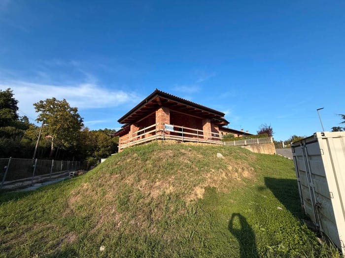Casa con 5 locali in vendita in Via Pesio, Centro, Corneliano d'Alba