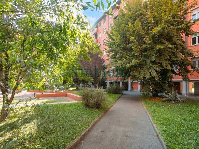 Appartamento quadrilocale in vendita in Via Luciano Zuccoli, Cederna, Monza