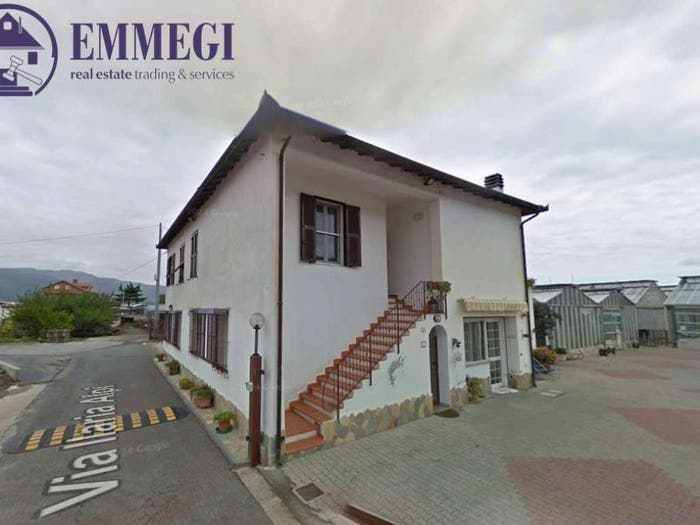 Casa con 6 locali in vendita in Via Ilaria Alpi, Albenga