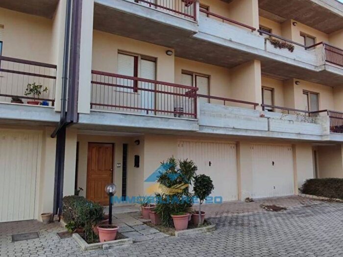Casa con 6 locali in vendita in Via Mario Lanciaprima, Tordinia Villa Ripa, Teramo