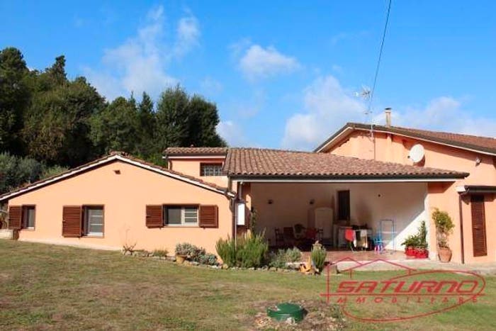 Casa con 6 locali in vendita in Colle di Compito Castelvecchio, Capannori