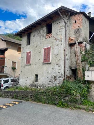 Casa bilocale in vendita in Via Dosso Piano, Piateda Centro, Piateda