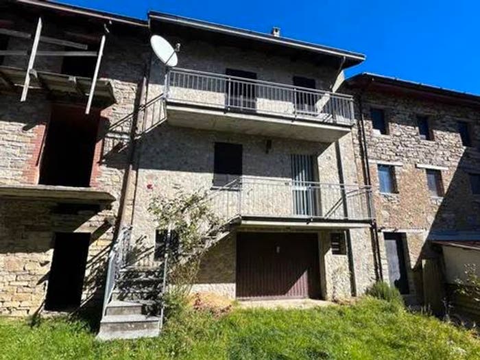 Casa trilocale in vendita in Farini