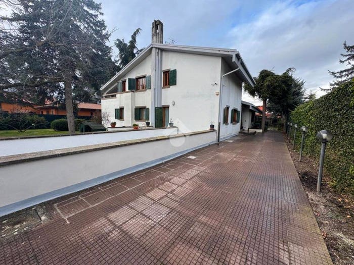 Casa con 6 locali in vendita in Via Giovanni XXIII, Centro, Avezzano