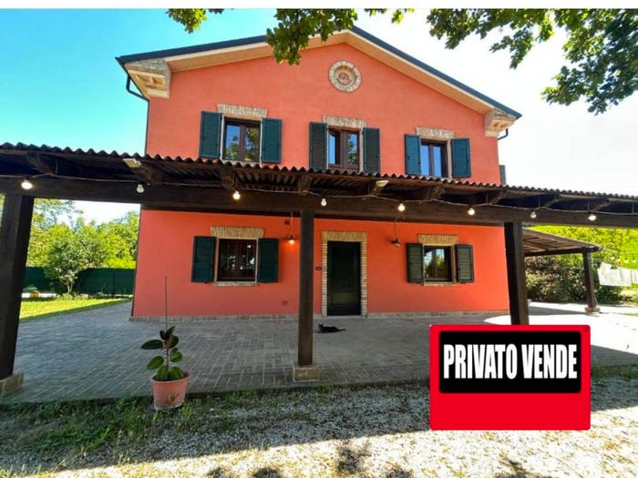 Casa con 6 locali in vendita in Via Settefinestre, Osimo